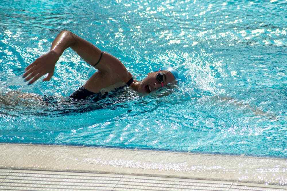 Brian FitzGerald coaching front crawl breathing technique at Barnet pool