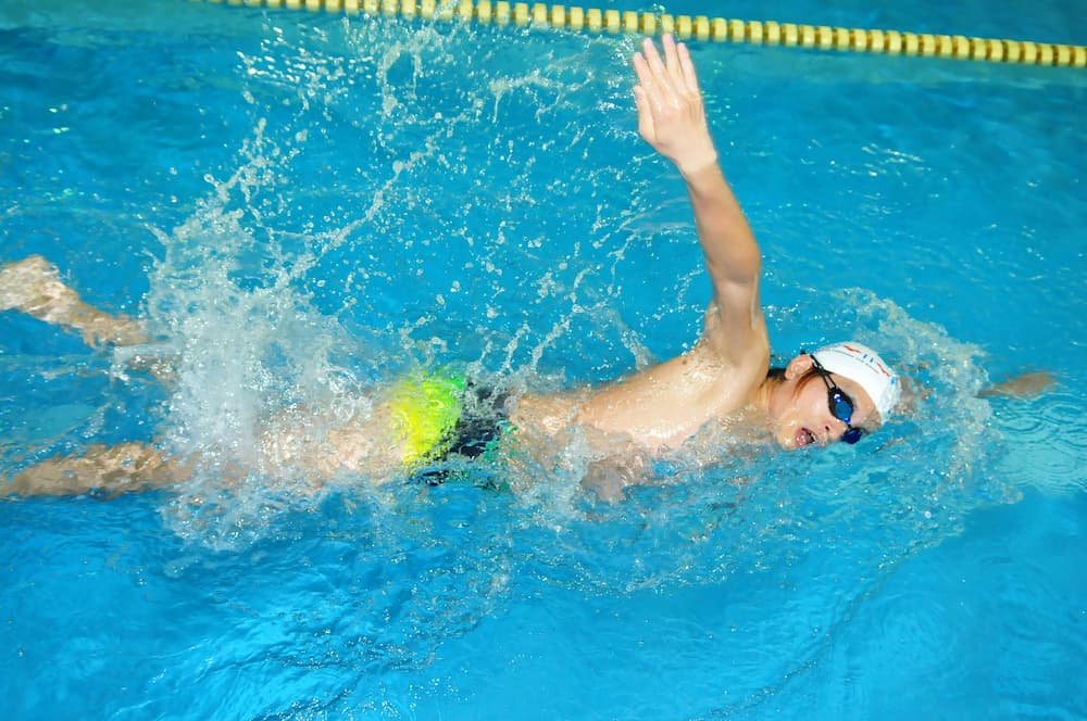 Adult swimming lesson front crawl